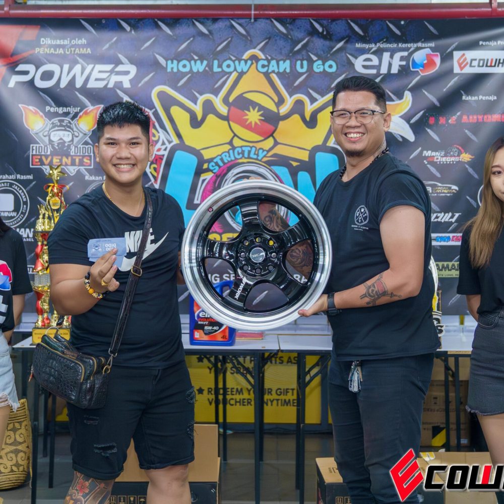 Lucky draw winner at How Low Can You Go Events